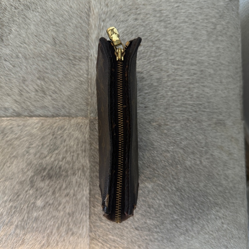 LV LOUIS VUITTON MONOGRAM POUCH POCHETTE MAKEUP TOILETRY 15 - Picture 2 of 14